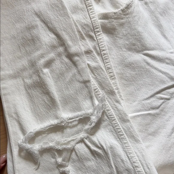 Abercrombie & Fitch White Straight Leg Jeans - Picture 2 of 4